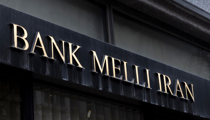 دسترسی به همراه بانک و اینترنت بانک ملی در خارج از کشور